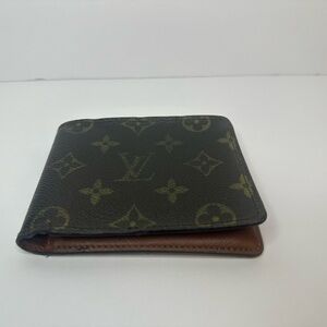 Louis Vuitton Men’s Multiple Wallet